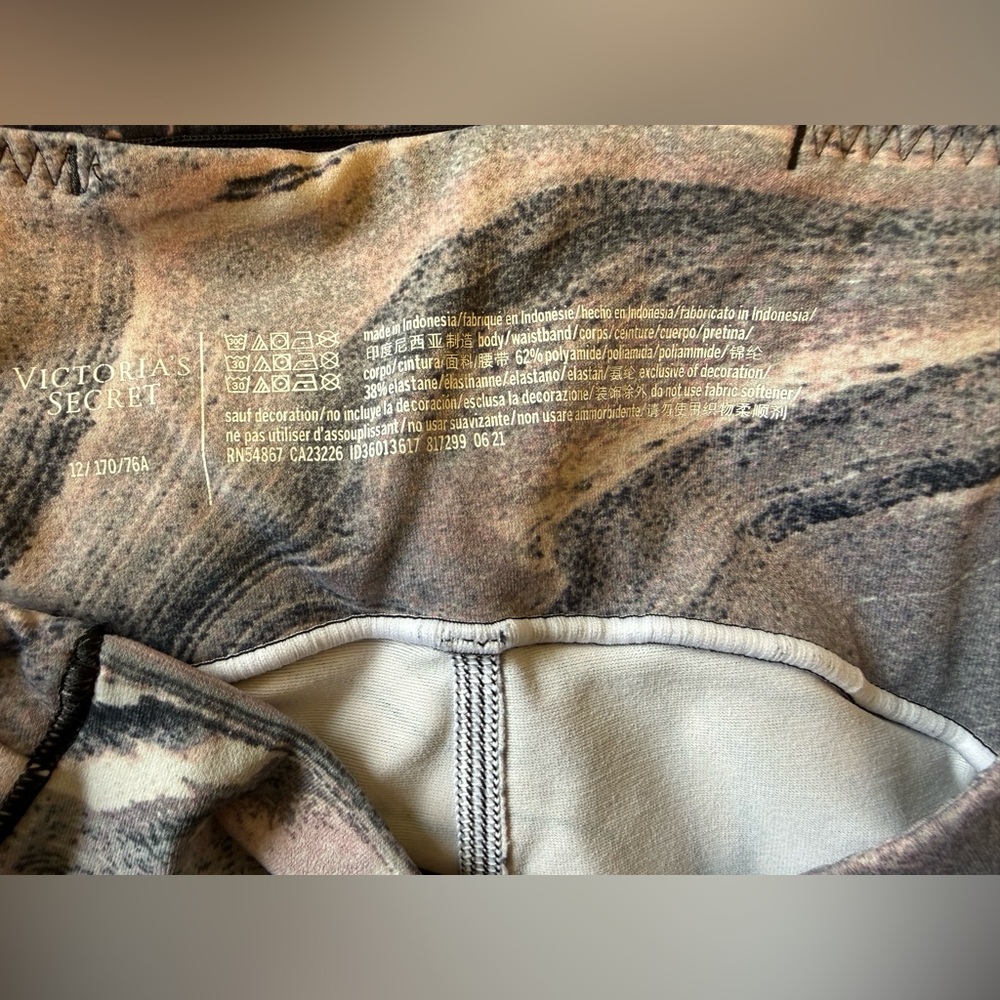 VICTORIA’S SECRET women’s Sweat on Point High Rise Pocket Leggings Sz 12 ✨ - Picture 9 of 9